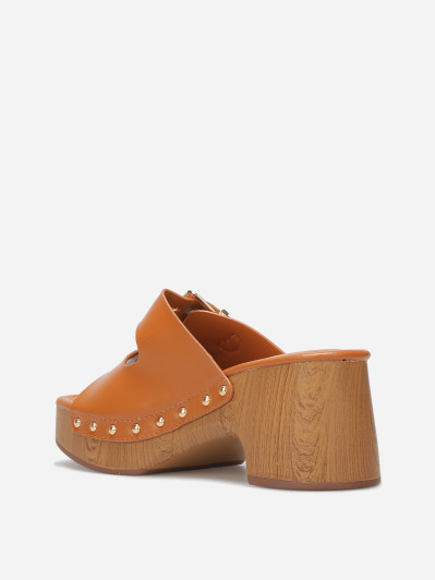 Mules sabots à boucles et clous