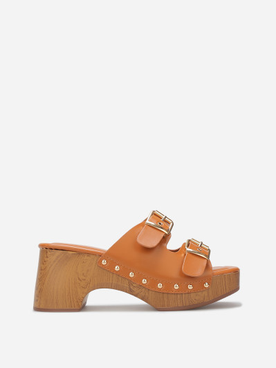 Mules sabots à boucles et clous