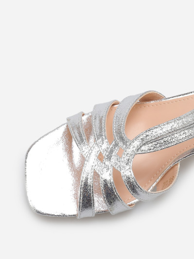 Sandales à talon et brides entrecroisées