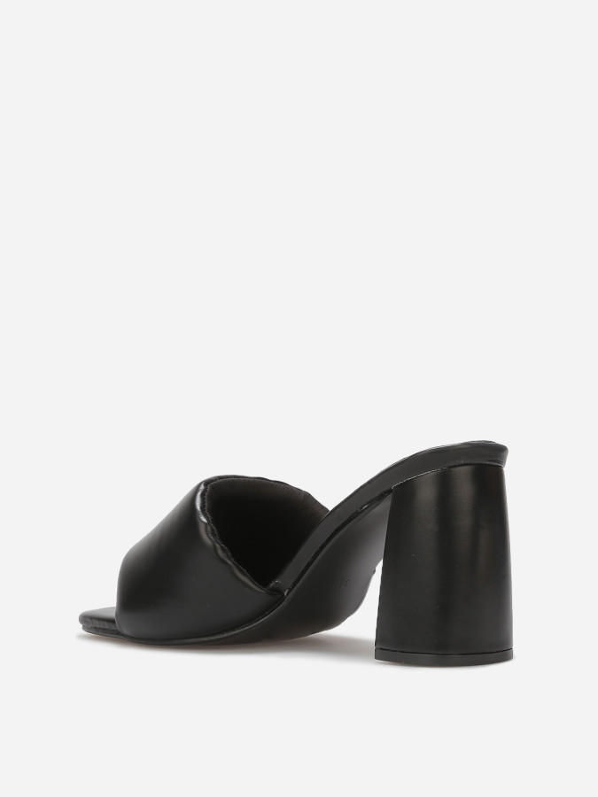 Mules à talon et bride rembourrée