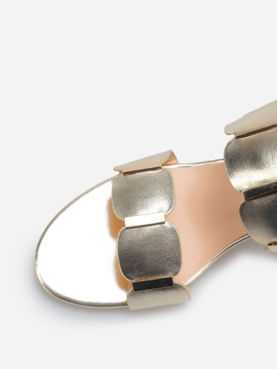 Mules à double brides et détails dorés