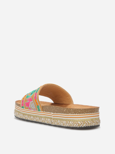 Mules à bride brodée et plateforme ethnique
