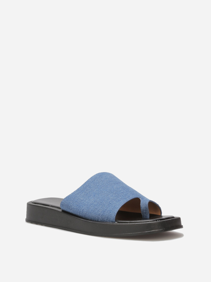 Mules avec entre-doigts et plateforme