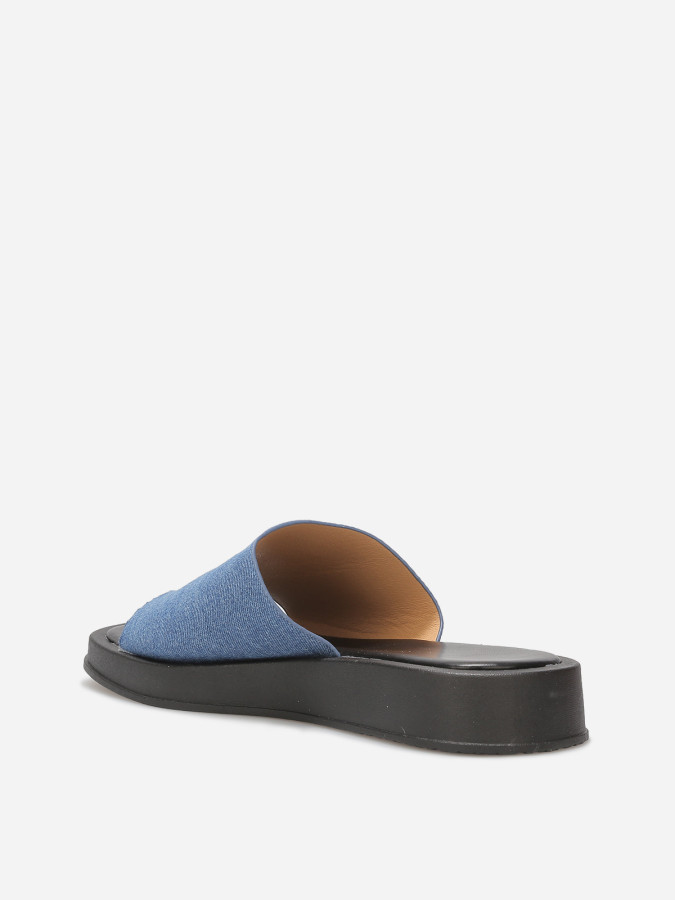 Mules avec entre-doigts et plateforme