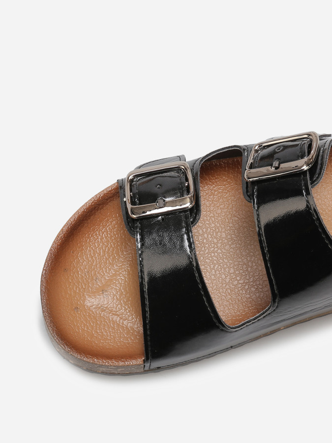 Mules vernies à boucles