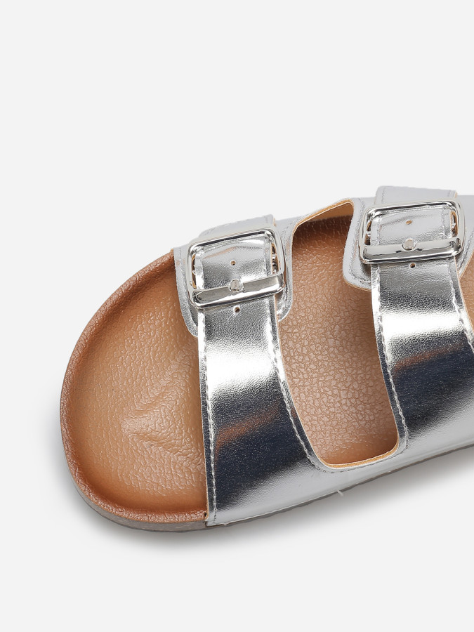 Mules vernies à boucles