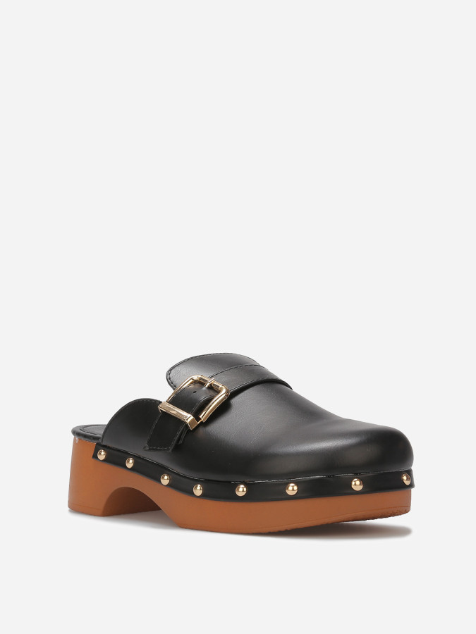 Sabots en simili à boucles et clous