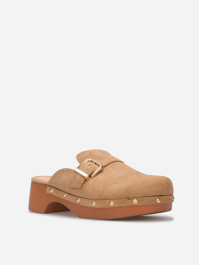 Sabots en suédine à boucle et clous