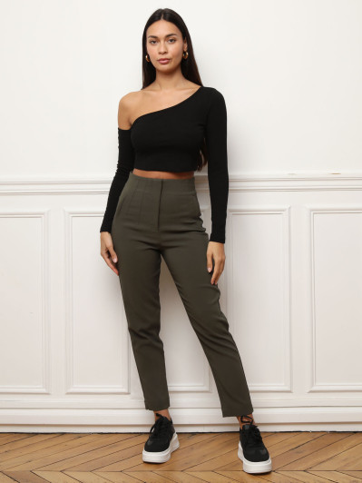 Crop top à manches asymétriques