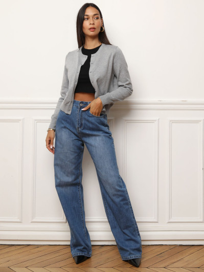 Cardigan gris à col rond et boutons