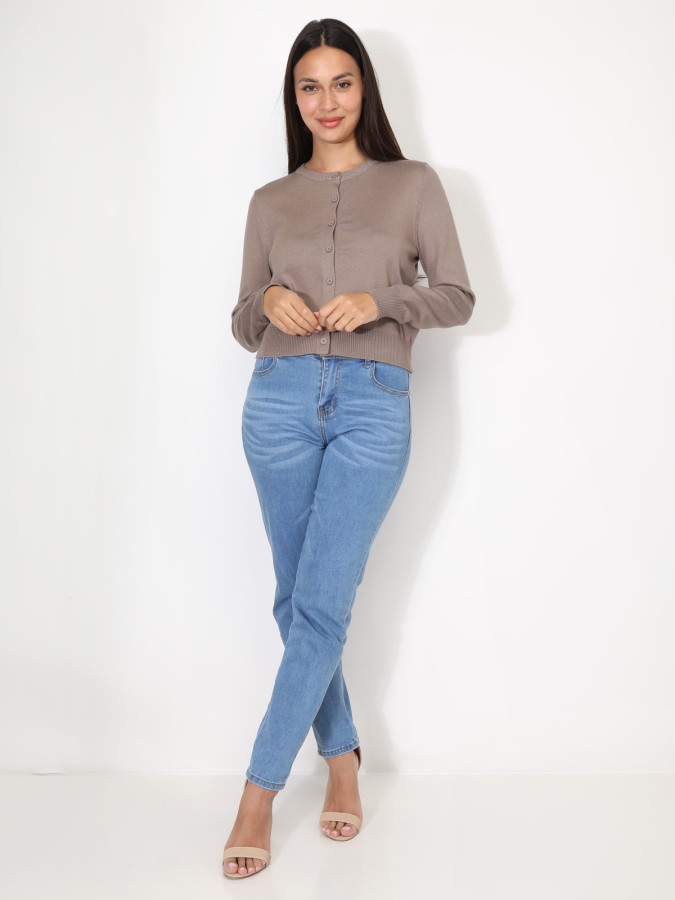 Cardigan taupe à col rond et boutons