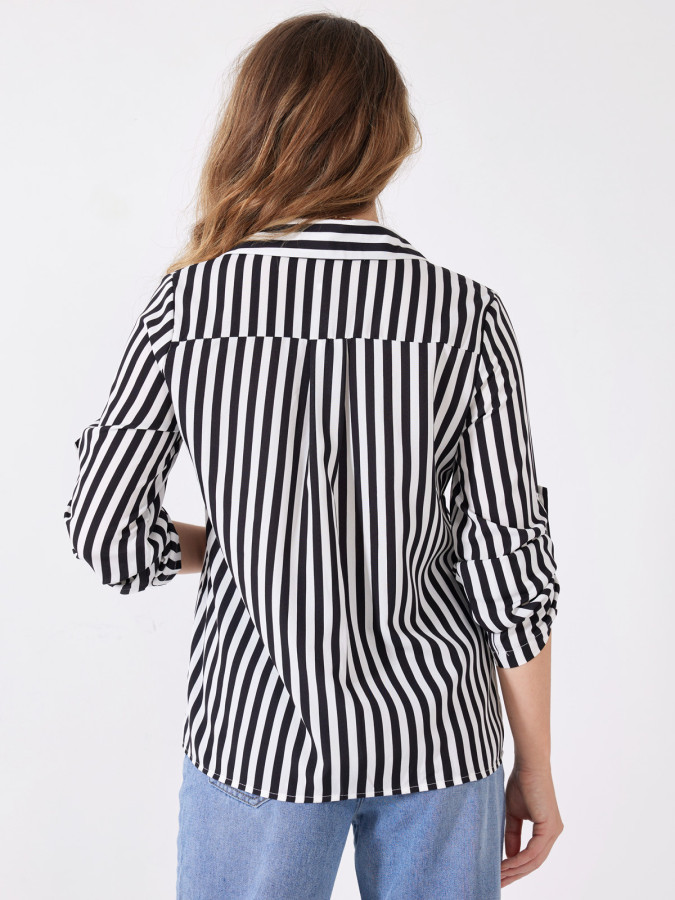 Chemise fluide à rayures noires et blanches