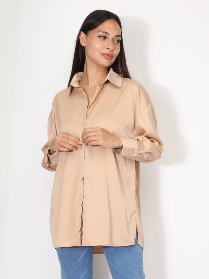 Chemise satinée oversize à fentes