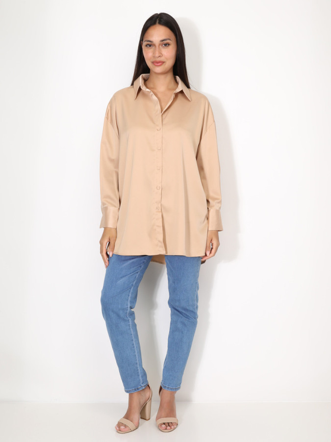 Chemise satinée oversize à fentes