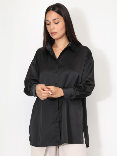 Chemise satinée oversize à fentes