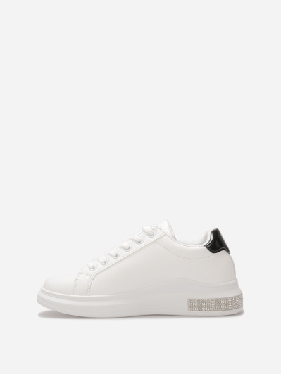 Baskets incrustées de strass