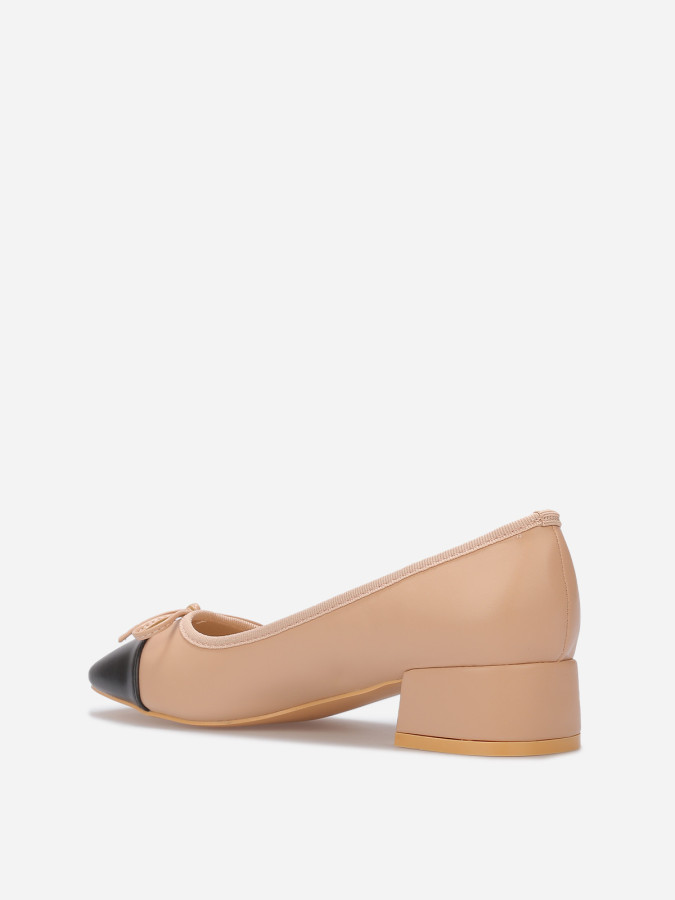 Ballerines à talon et bout carré