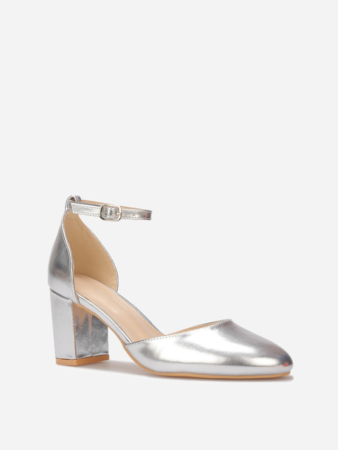 Escarpins à bout arrondi et bride