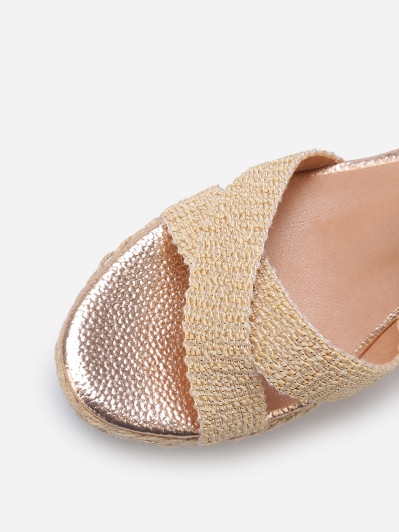 Sandales compensées à brides croisées