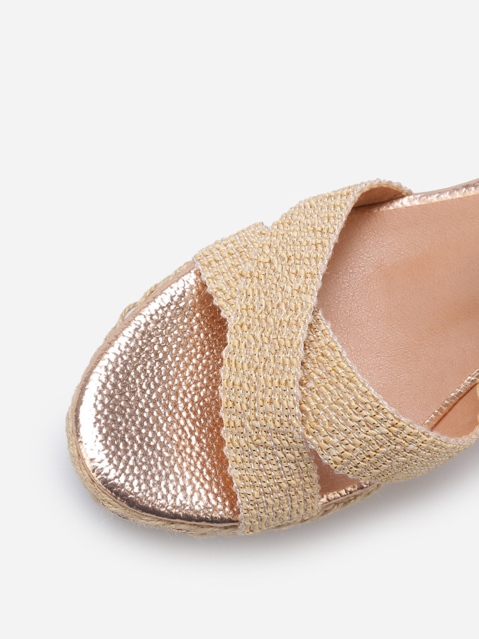 Sandales compensées à brides croisées