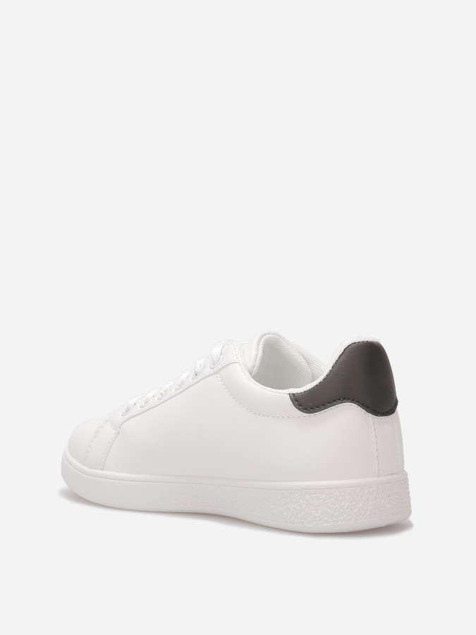 Baskets basses basiques