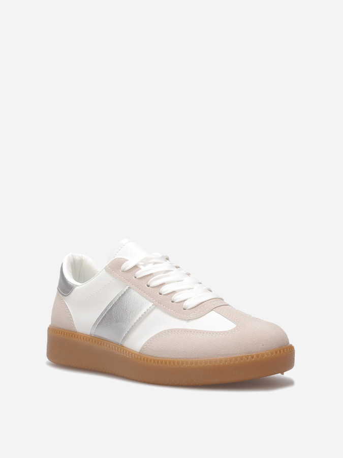 Baskets à bout et contrefort en suédine