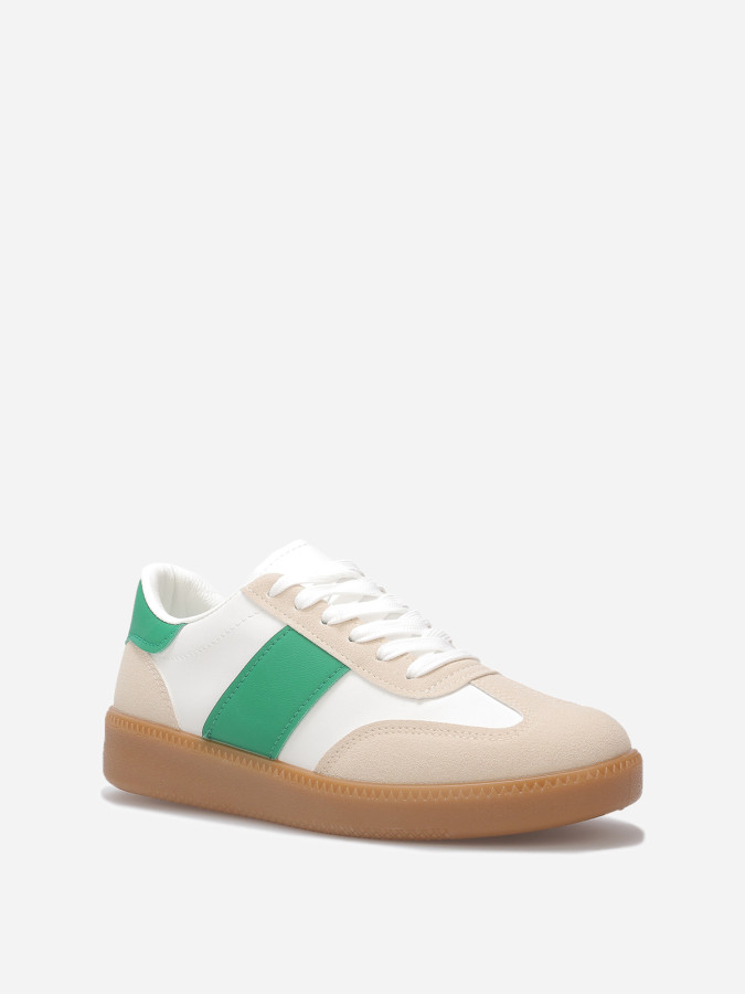 Baskets à bout et contrefort en suédine