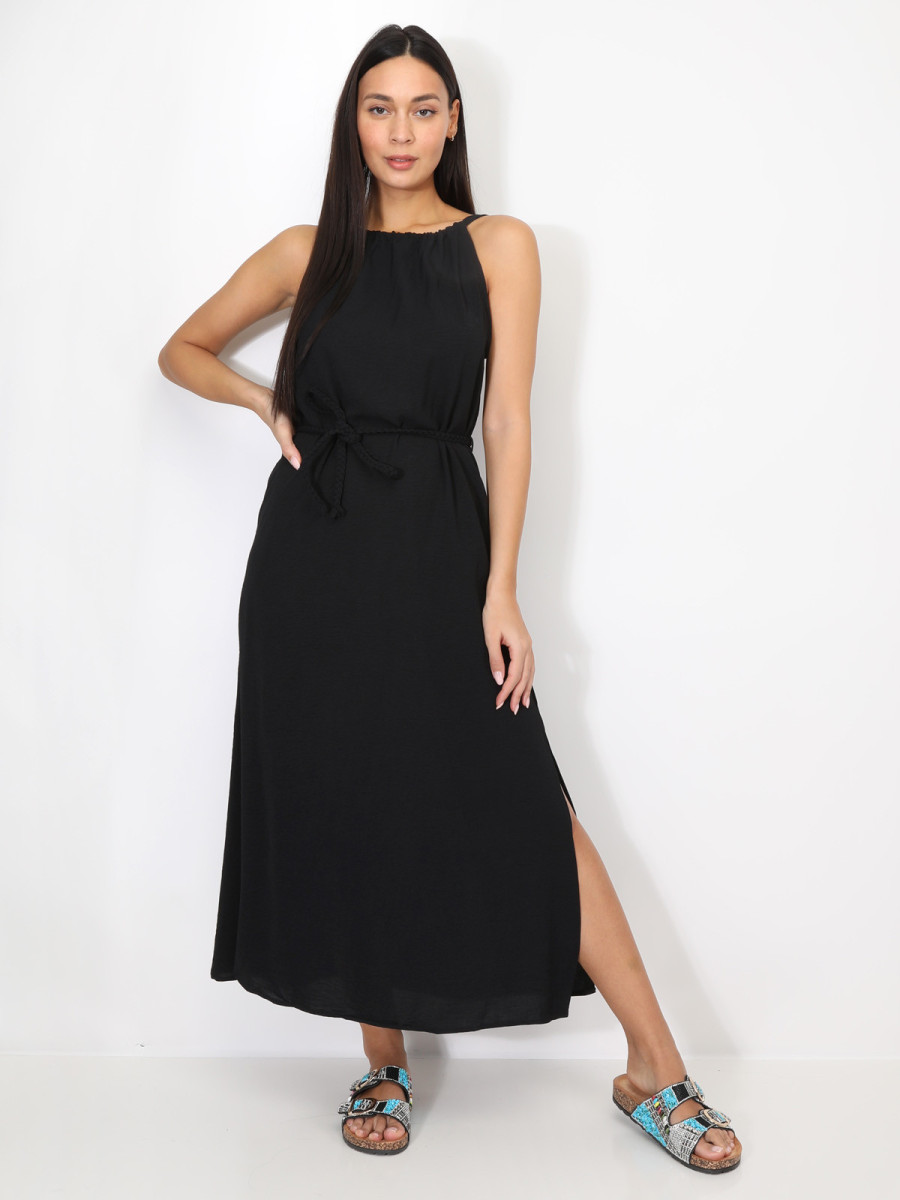 Robe longue à fentes et ceinture tressée