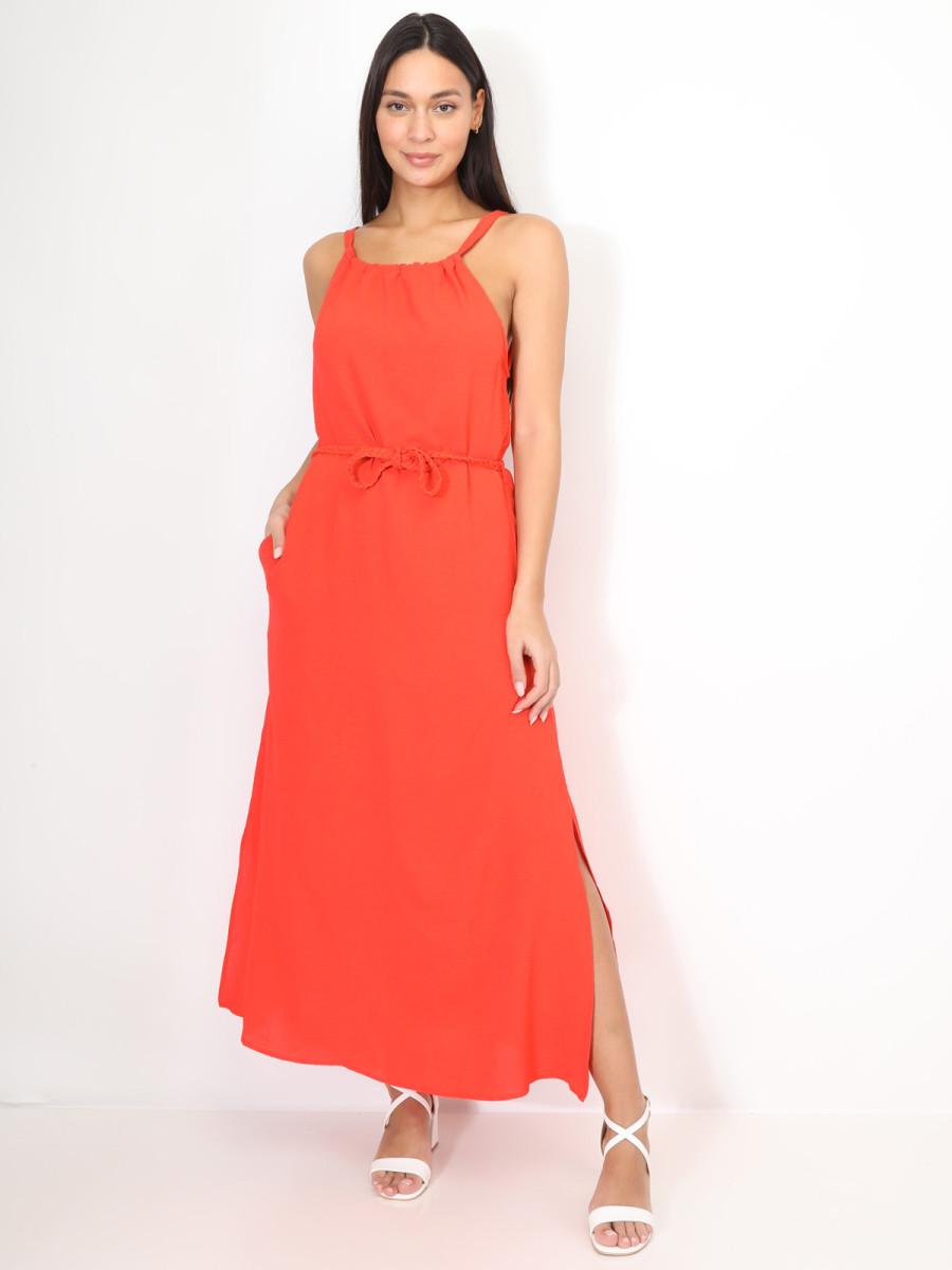 Robe longue à fentes et ceinture tressée