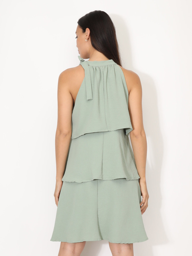 Robe à volants et nœud