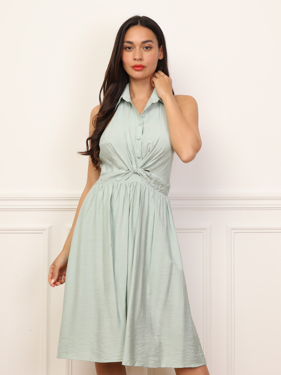 Robe dos-nu à col chemise verte sauge
