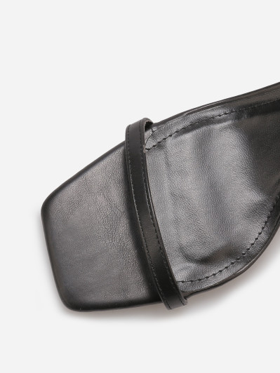 Sandales à bout carré et fines brides