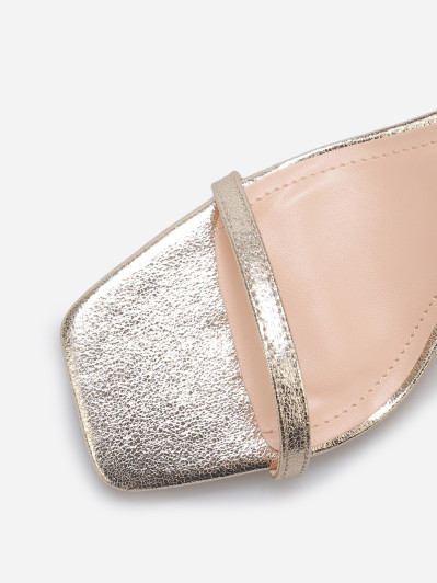 Sandales à bout carré et fines brides