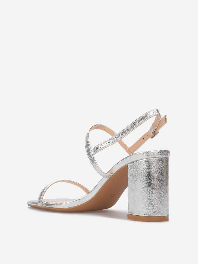 Sandales à bout carré et fines brides