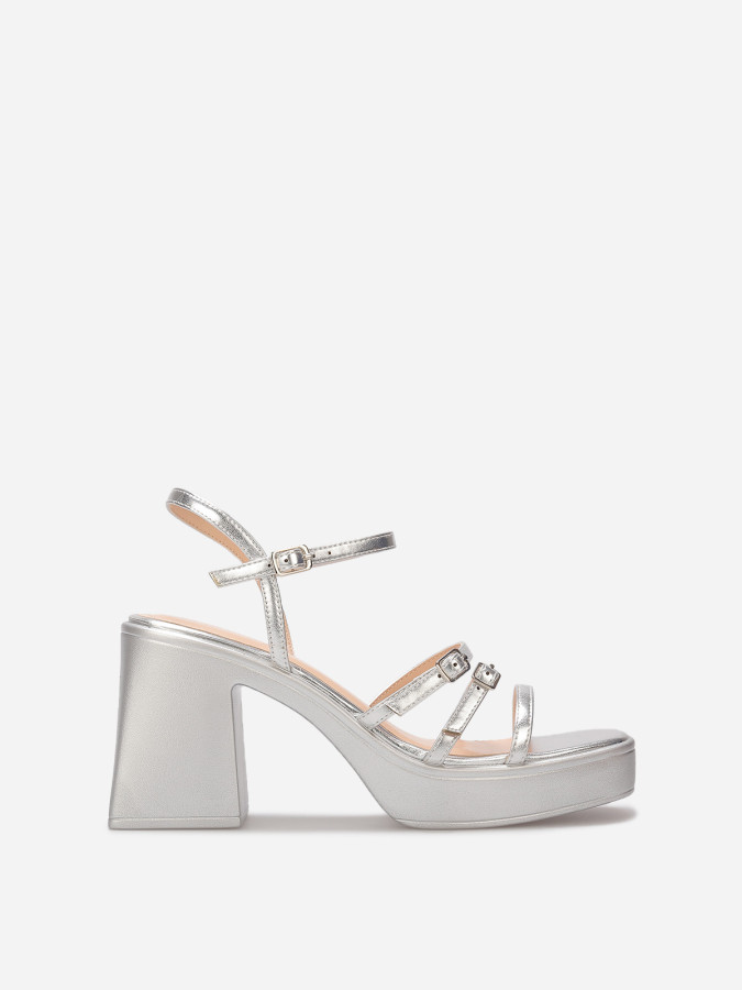 Sandales à fines brides et plateforme