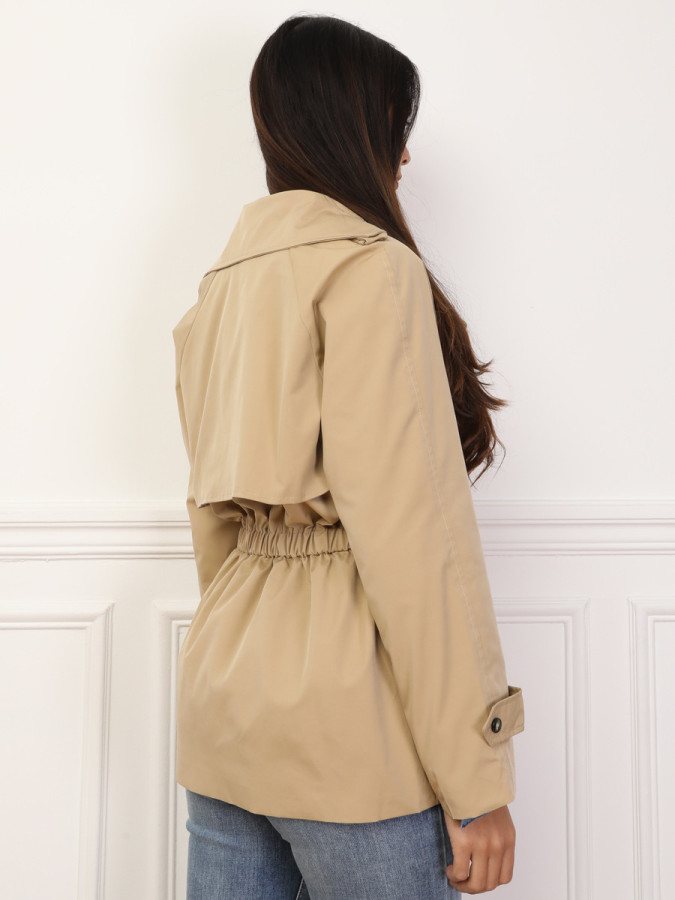 Trench court élastiqué à la taille