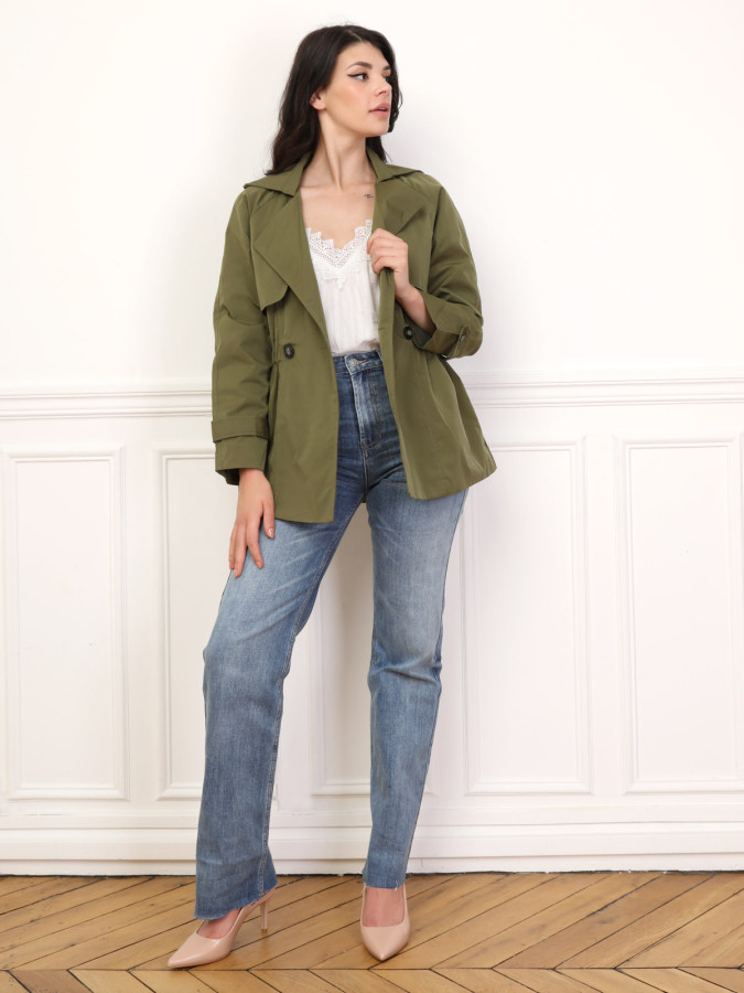 Trench court élastiqué à la taille