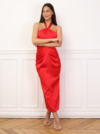 Robe satinée froncée à col noué