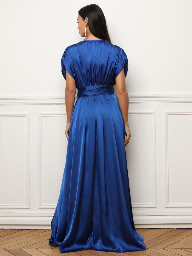 Robe satinée et froncée style portefeuille