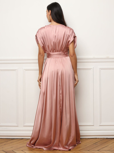 Robe satinée et froncée style portefeuille