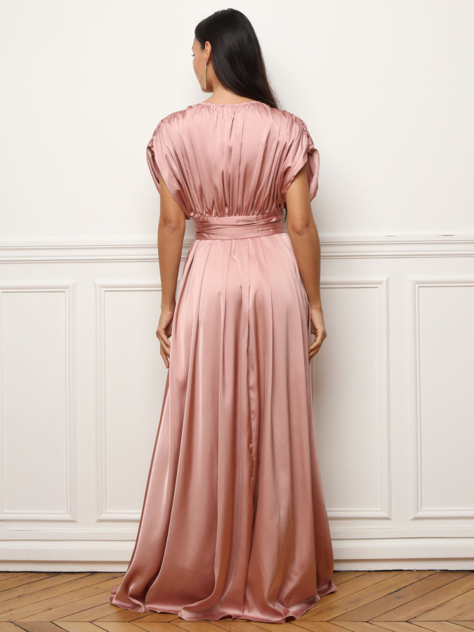 Robe satinée et froncée style portefeuille