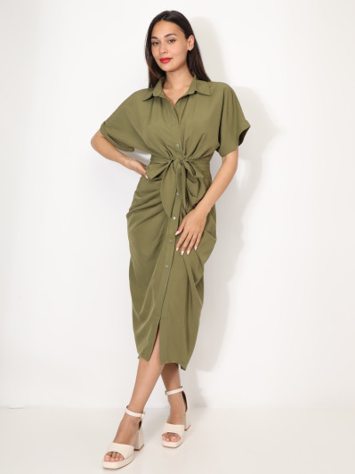 Robe chemise kaki mi-longue avec ceinture large à nouer