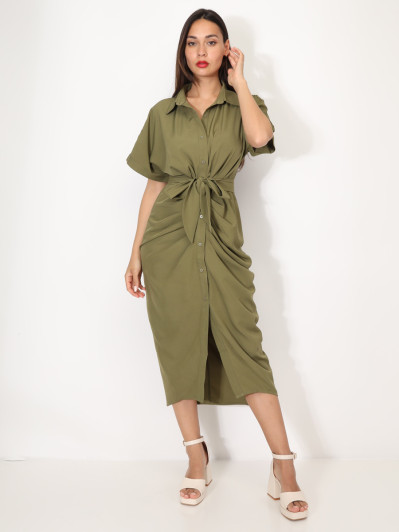 Robe chemise kaki mi-longue avec ceinture large à nouer