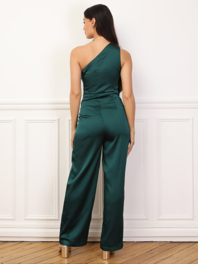 Combinaison satinée et asymétrique