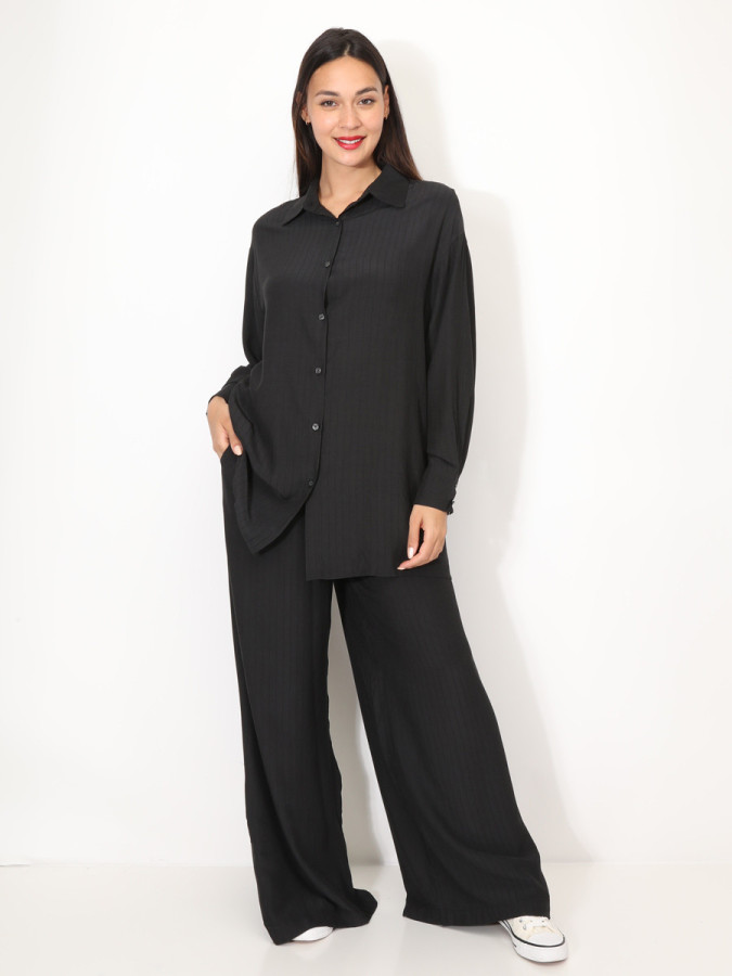 Ensemble chemise et pantalon à rayures