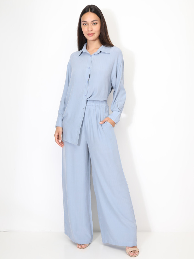 Ensemble chemise et pantalon à rayures