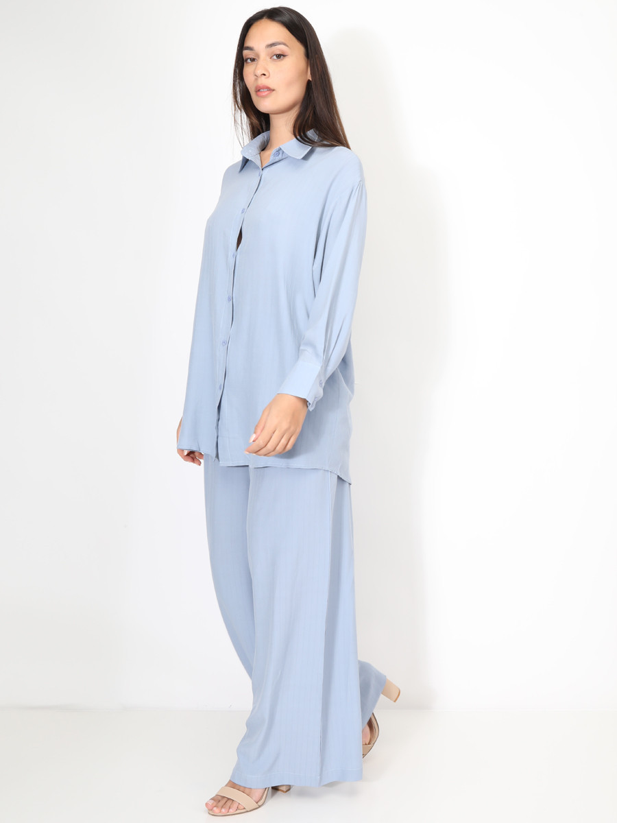 Ensemble chemise et pantalon à rayures