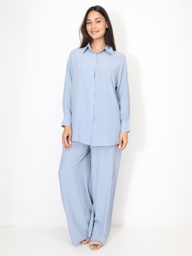 Ensemble chemise et pantalon à rayures