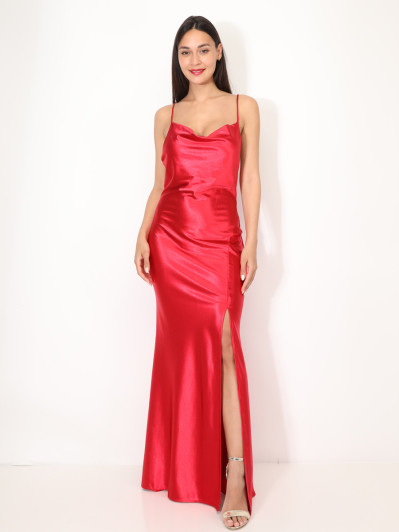 Robe satinée fendue à col bénitier