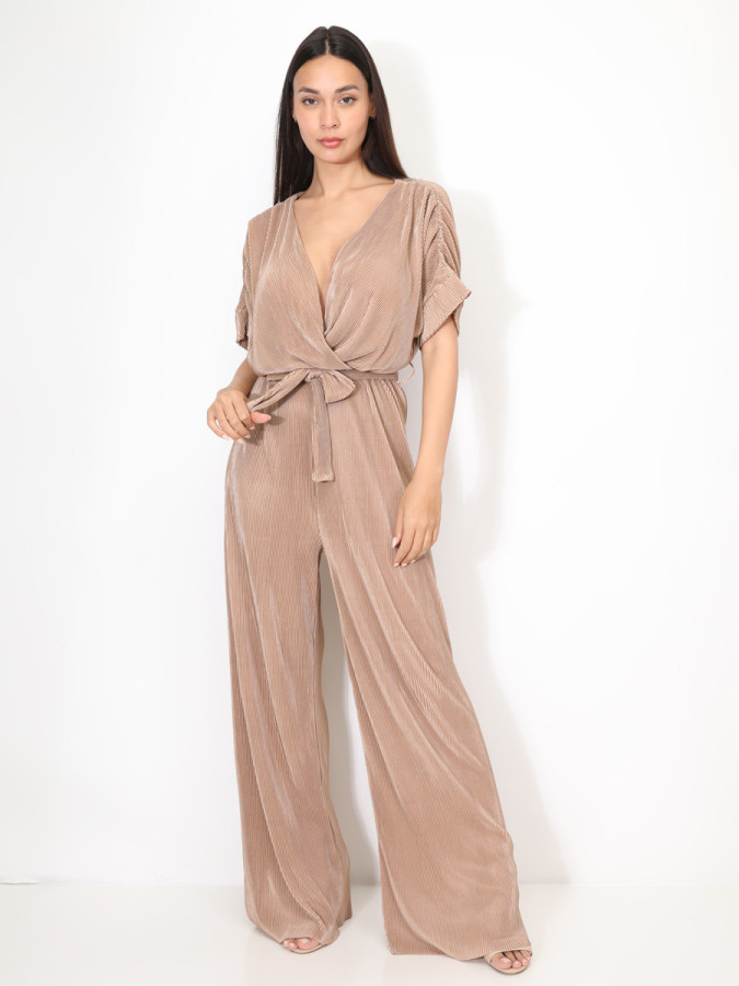 Combinaison évasée et plissée